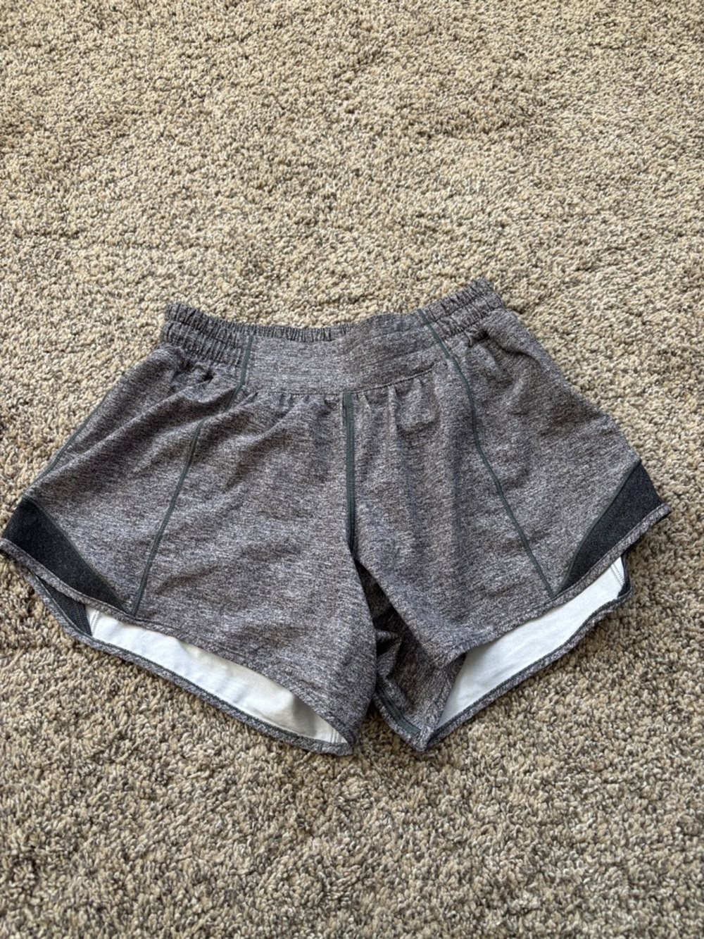 Lululemon Hotty Hot Short II *Long 4" size 4